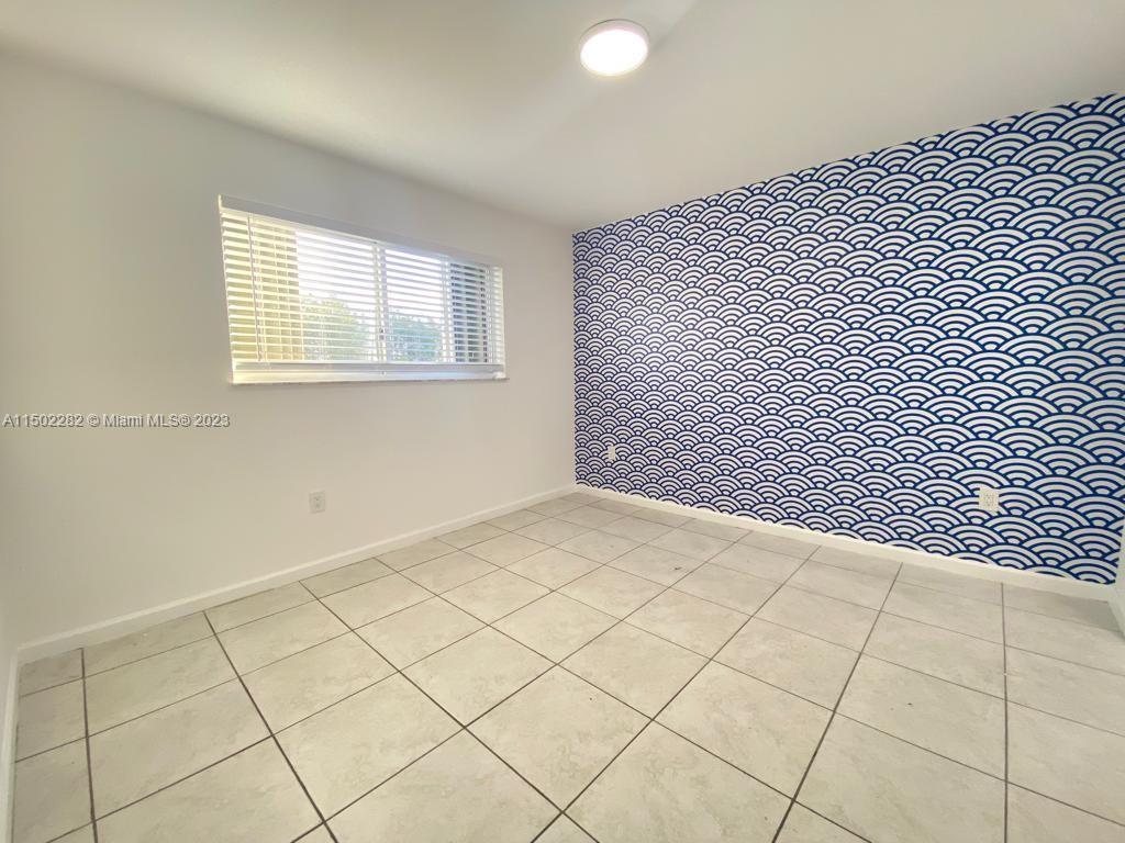 LAWRENCE ESTATE LAND CO - Residential Lease
