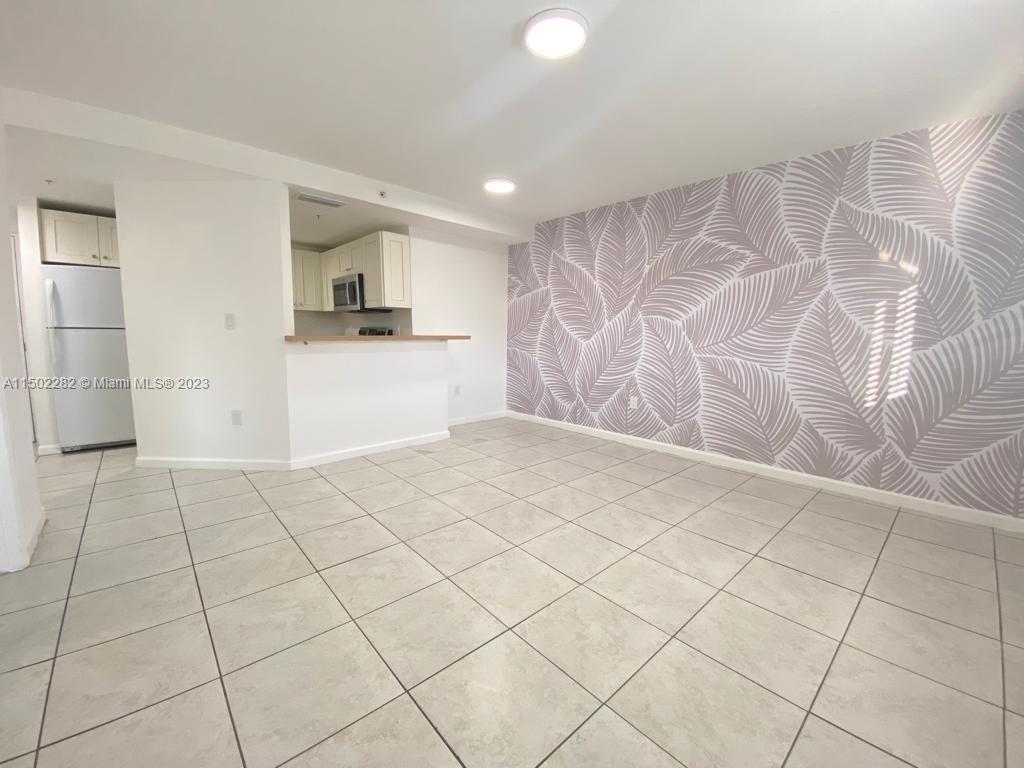 LAWRENCE ESTATE LAND CO - Residential Lease