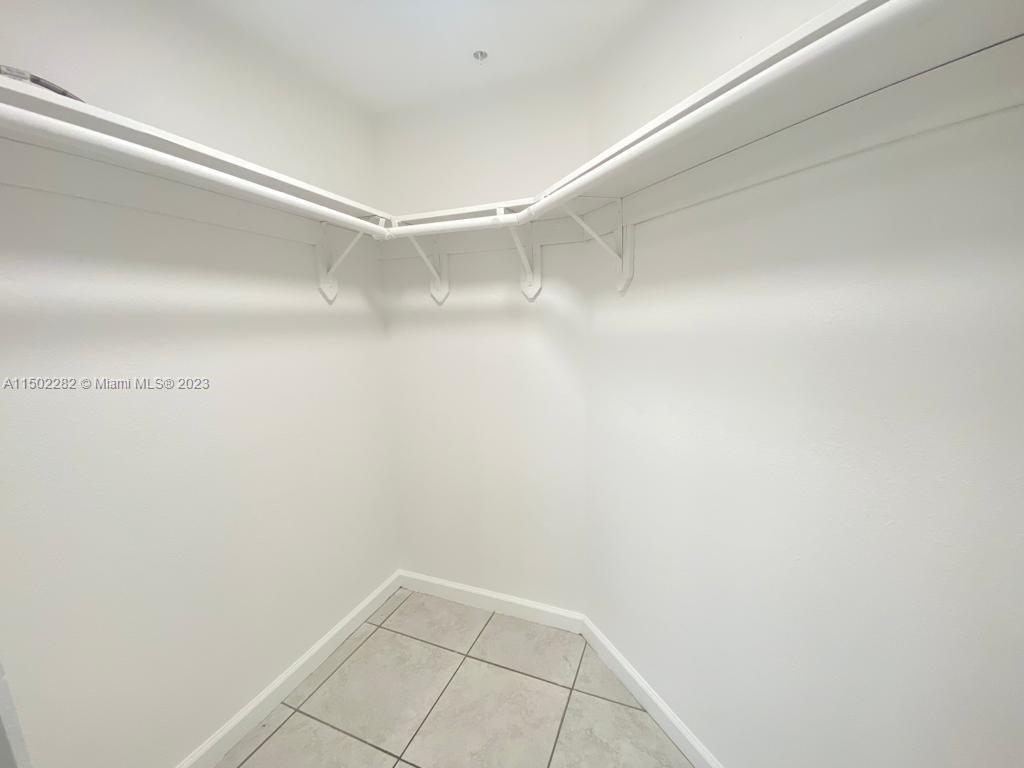 LAWRENCE ESTATE LAND CO - Residential Lease