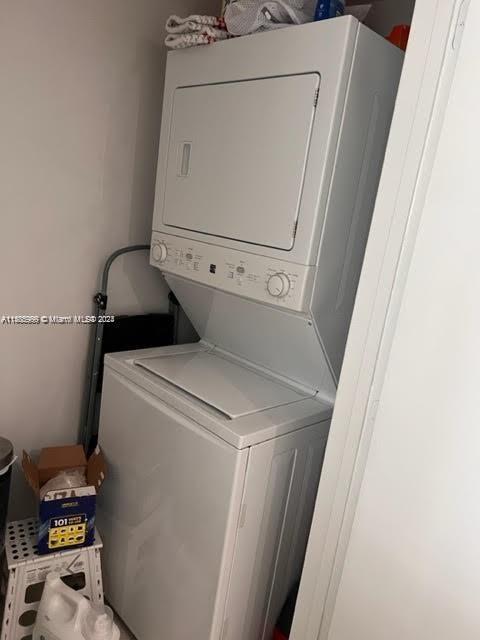 ICONBRICKELL CONDO NO 1 - Residential Lease