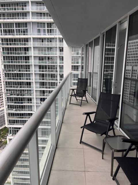 ICONBRICKELL CONDO NO 1 - Residential Lease