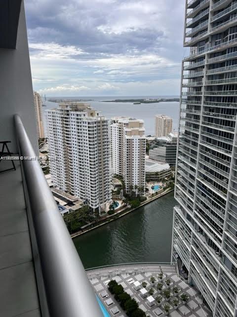 ICONBRICKELL CONDO NO 1 - Residential Lease