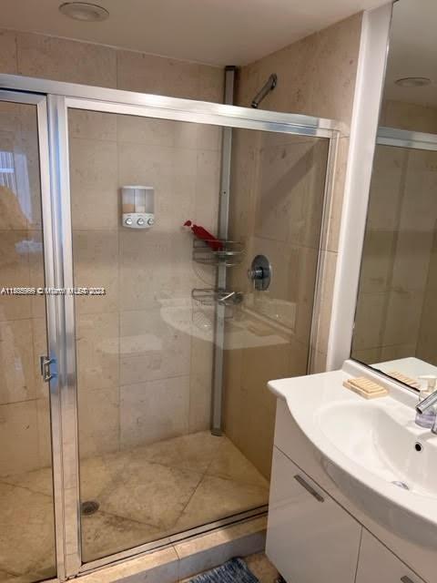 ICONBRICKELL CONDO NO 1 - Residential Lease