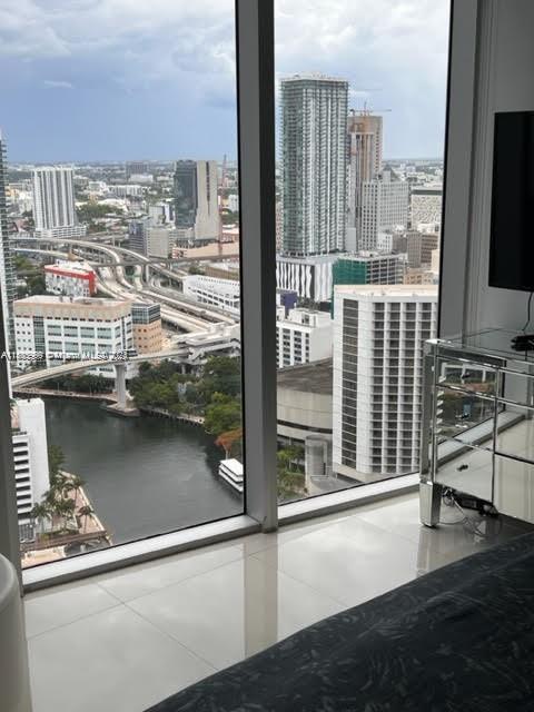ICONBRICKELL CONDO NO 1 - Residential Lease