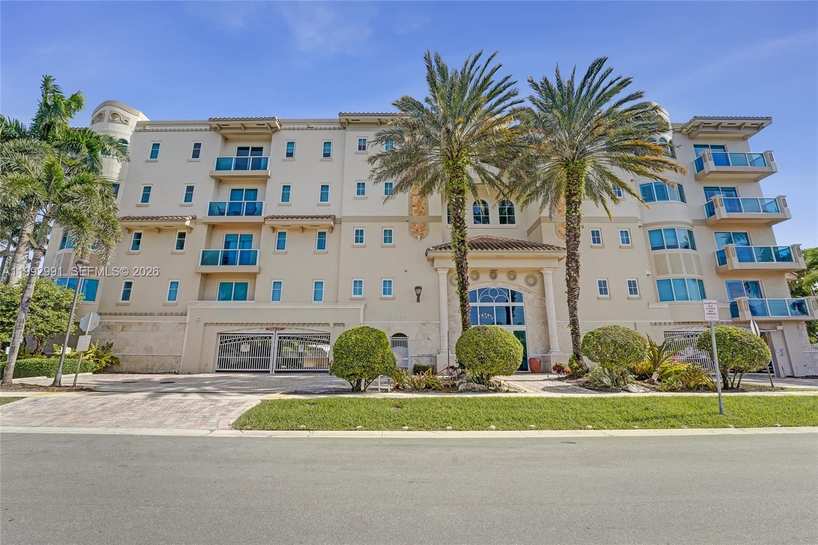 ARIA AT LAS OLAS CONDO - Residential