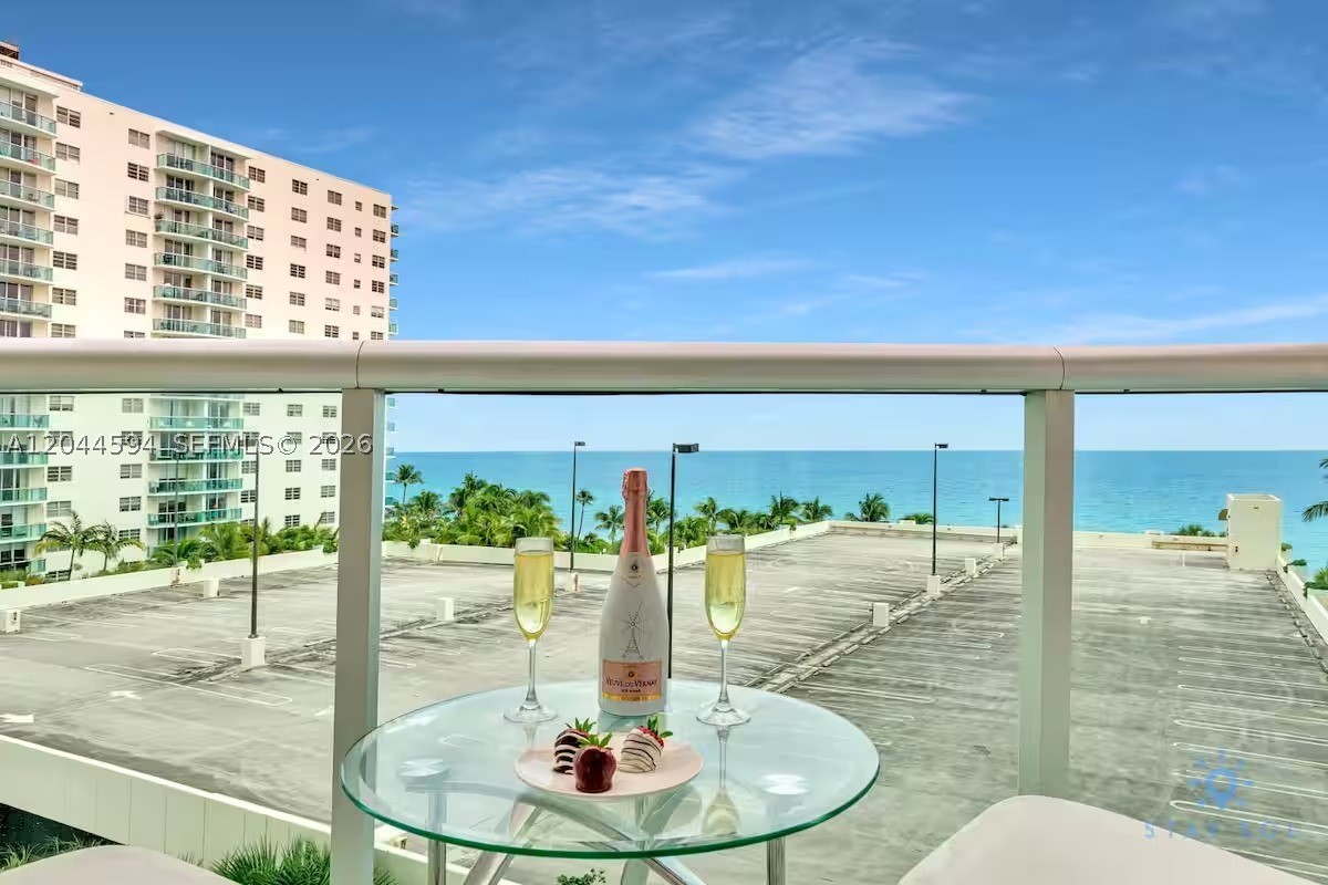 TIDES ON HOLLYWOOD BEACH - Residential