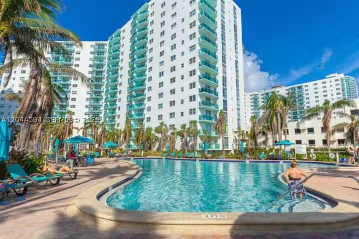 TIDES ON HOLLYWOOD BEACH - Residential