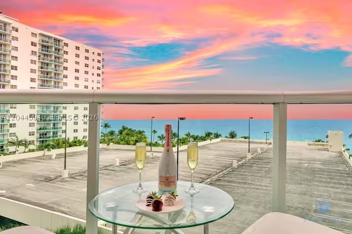 TIDES ON HOLLYWOOD BEACH - Residential