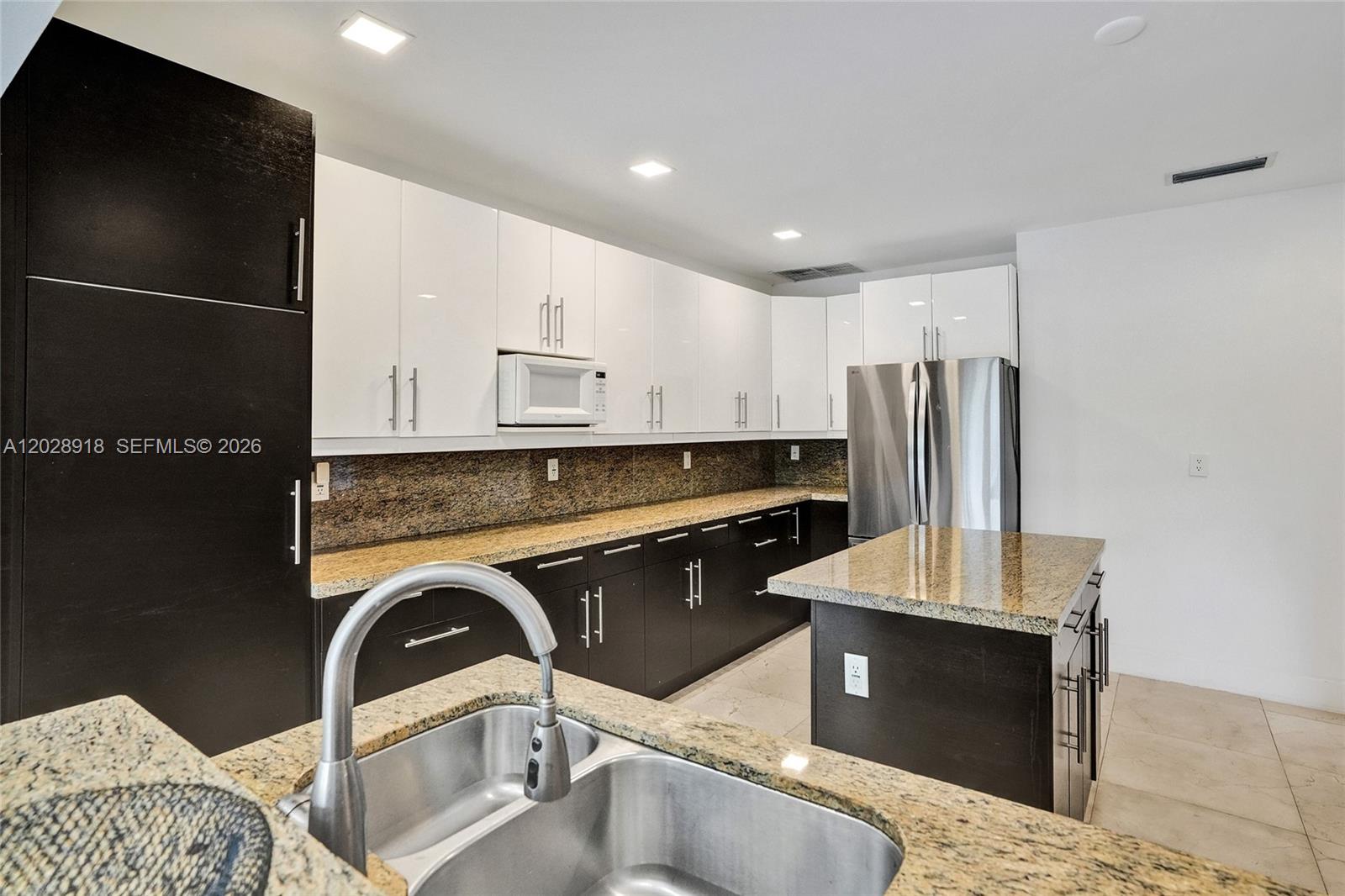 ELLARUE ESTATES - Residential