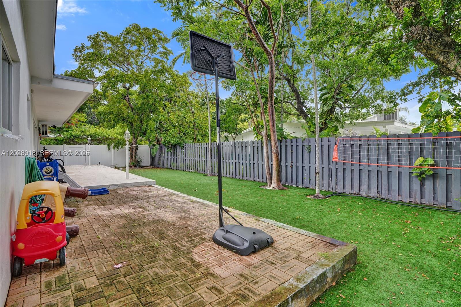 ELLARUE ESTATES - Residential