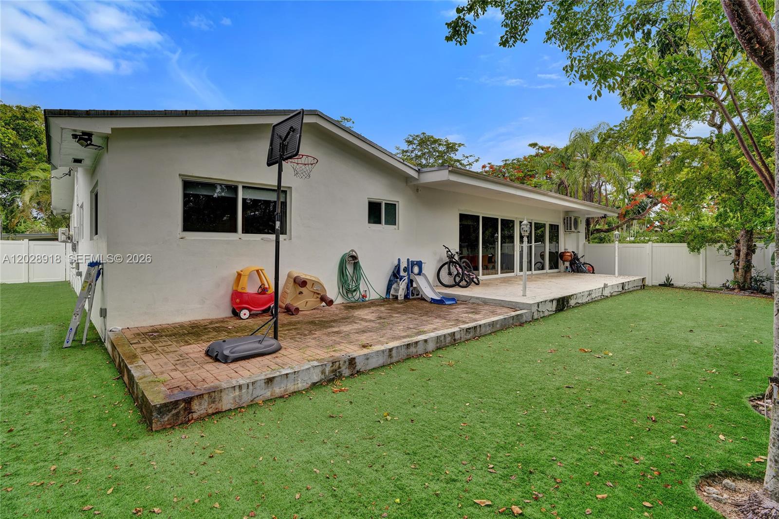 ELLARUE ESTATES - Residential