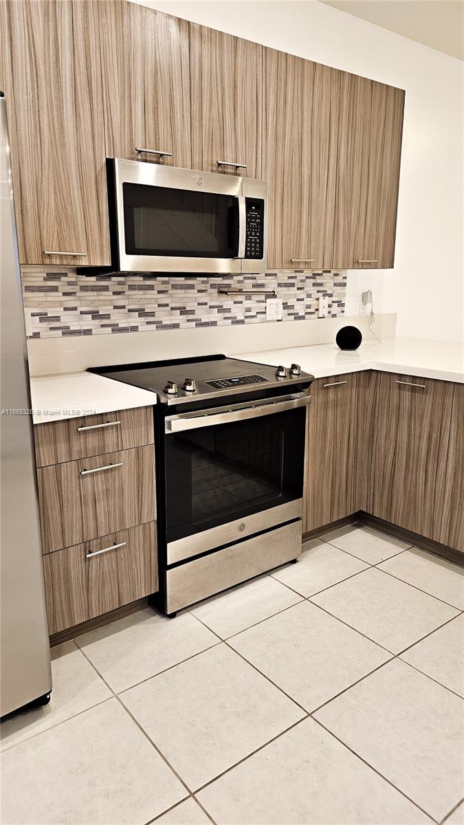 LANDMARK AT DORAL - Residential Lease