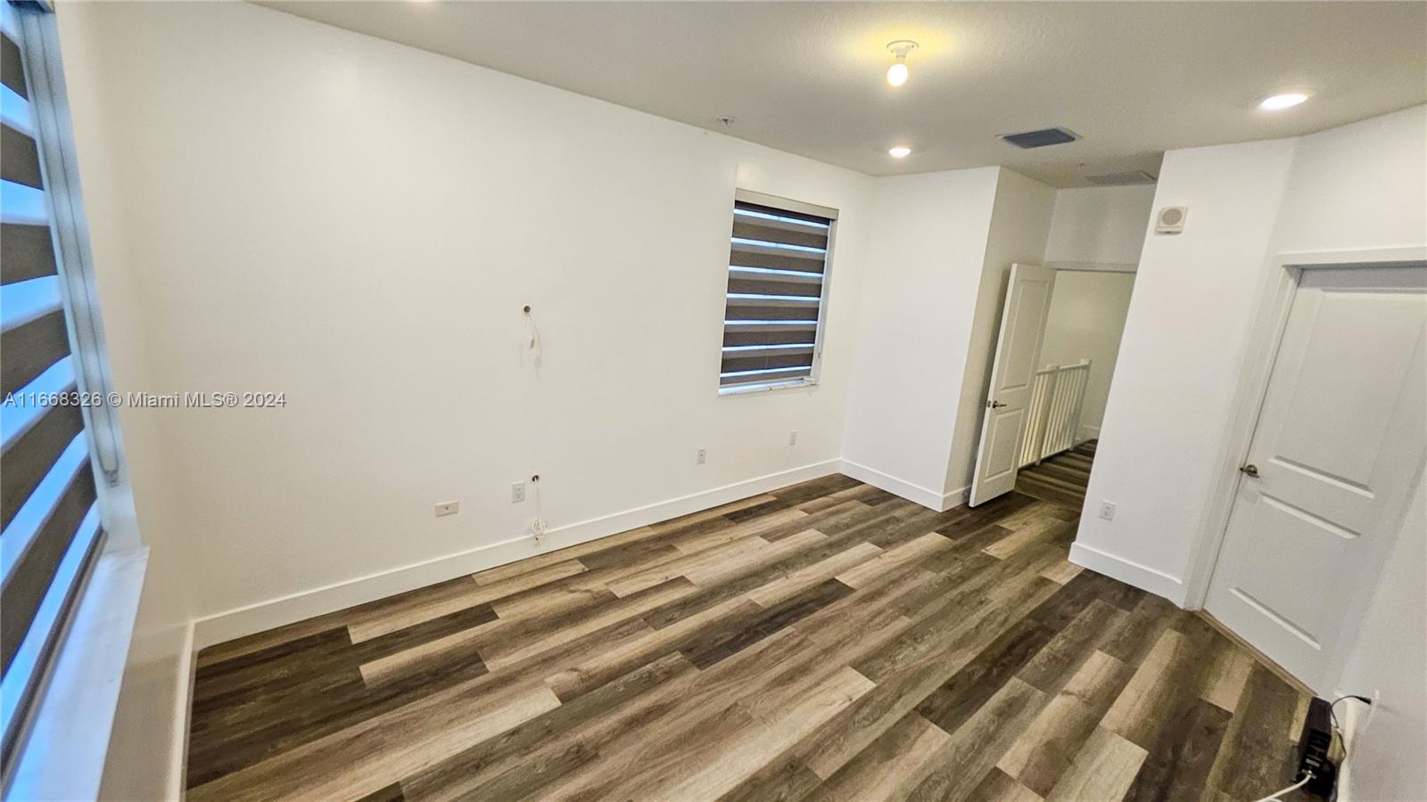 LANDMARK AT DORAL - Residential Lease