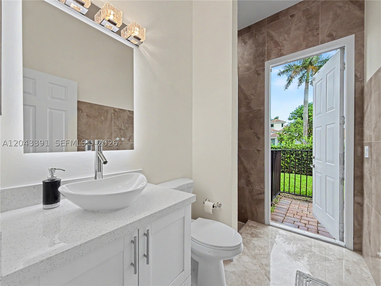 SUNSET LAKES PLAT ONE - Residential