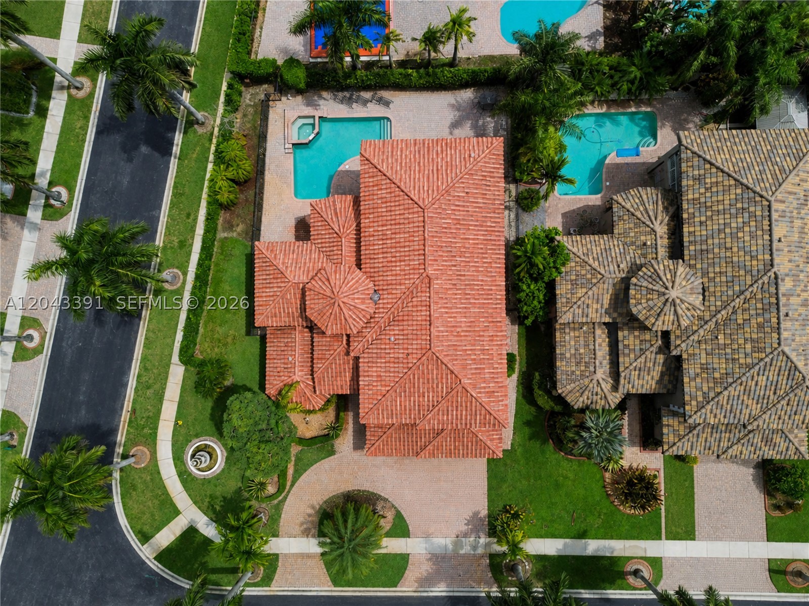 SUNSET LAKES PLAT ONE - Residential