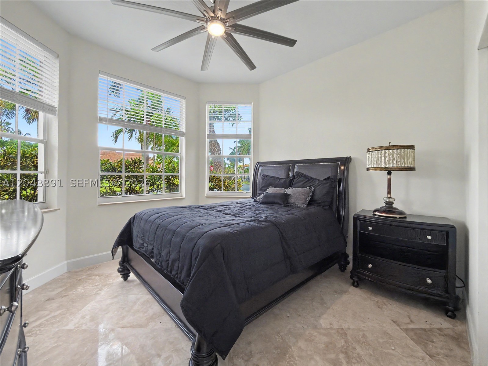 SUNSET LAKES PLAT ONE - Residential
