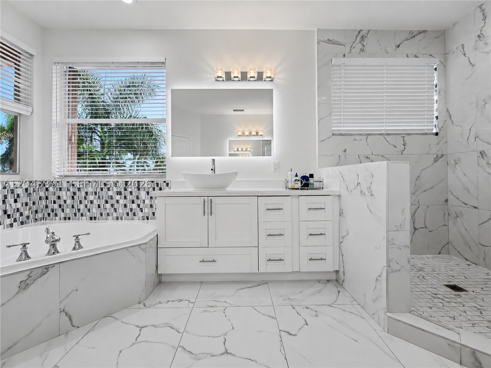 SUNSET LAKES PLAT ONE - Residential