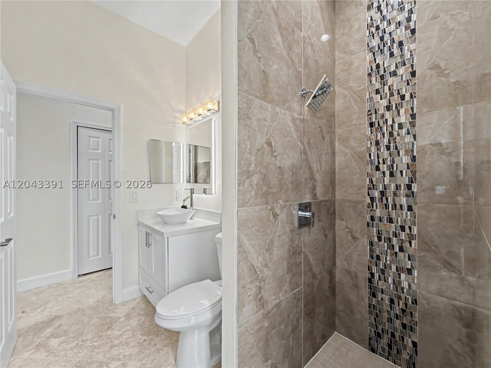 SUNSET LAKES PLAT ONE - Residential