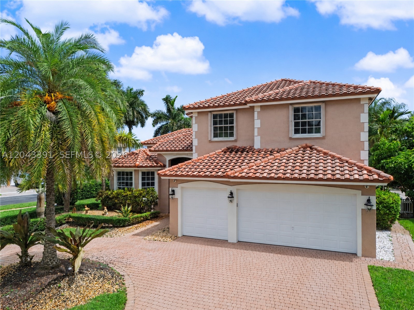 SUNSET LAKES PLAT ONE - Residential