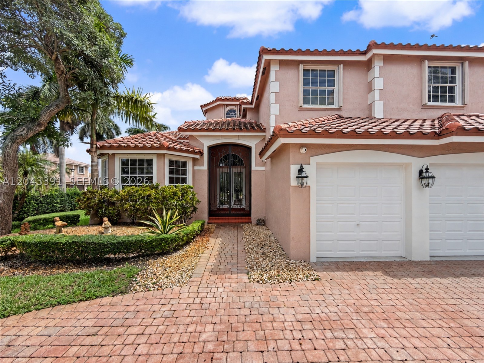 SUNSET LAKES PLAT ONE - Residential