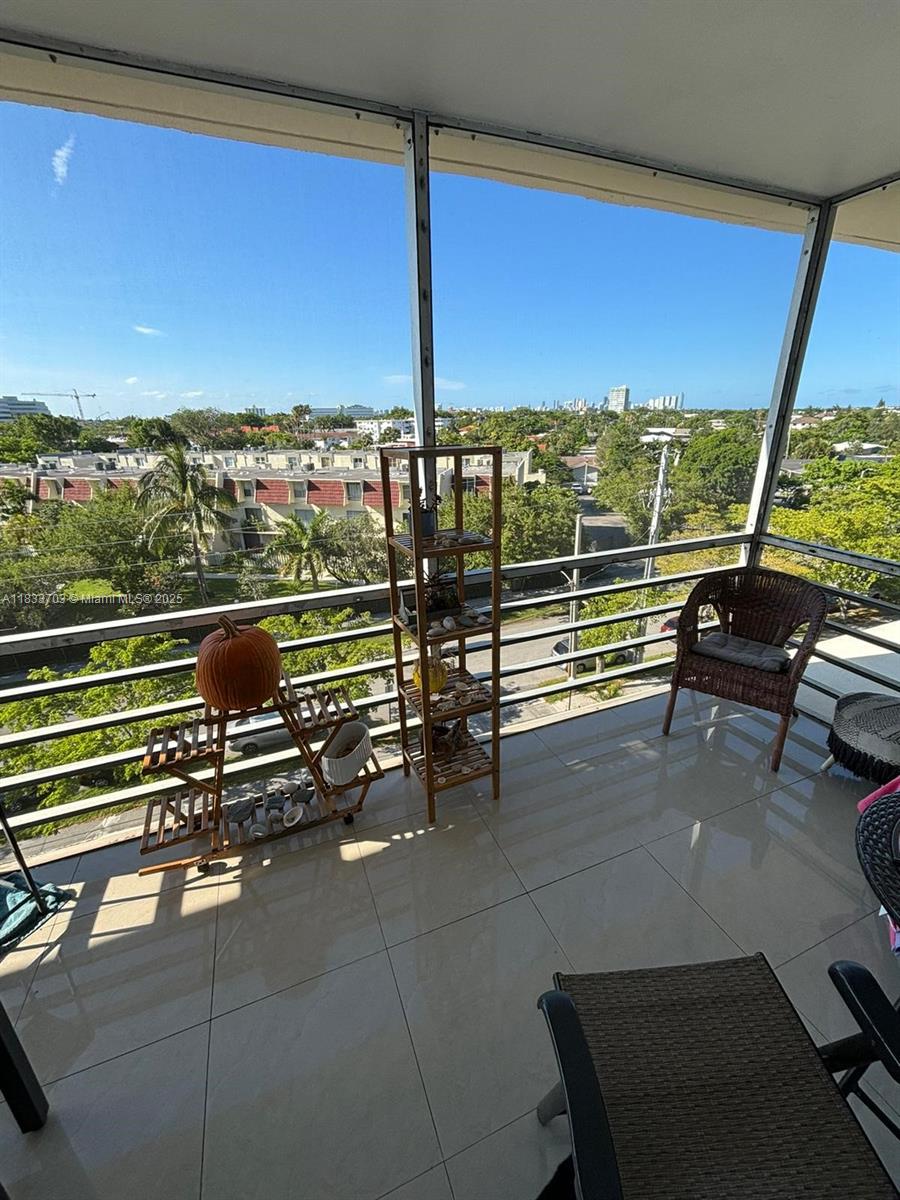 BAHIA VISTA CONDO - Residential