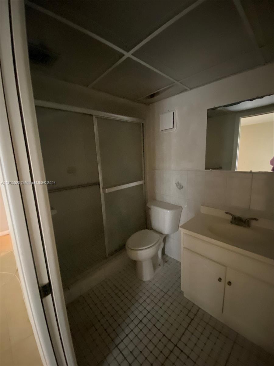 HORIZONS WEST CONDO #10 - Residential