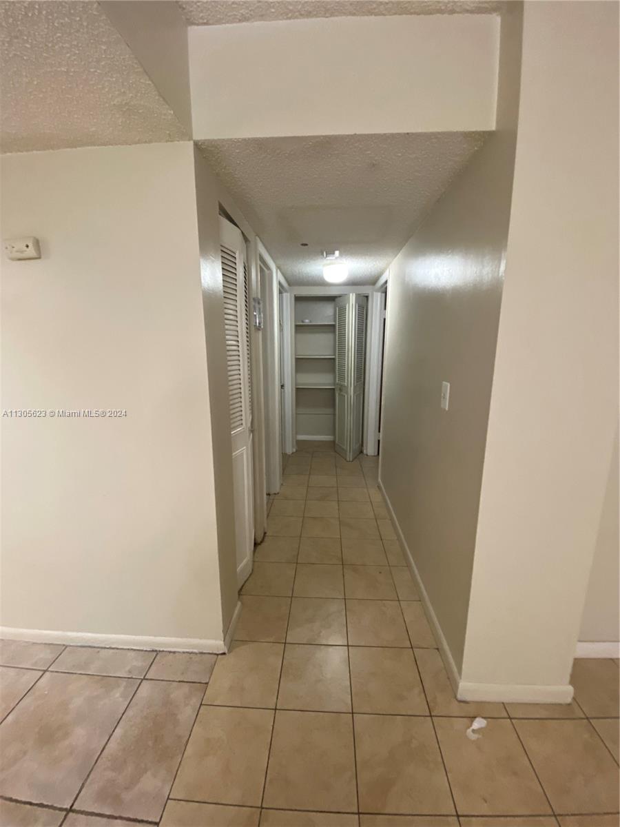 HORIZONS WEST CONDO #10 - Residential