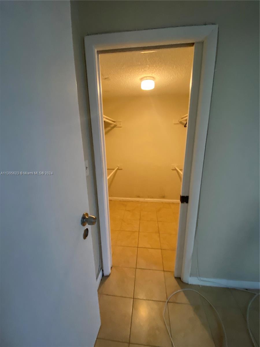 HORIZONS WEST CONDO #10 - Residential