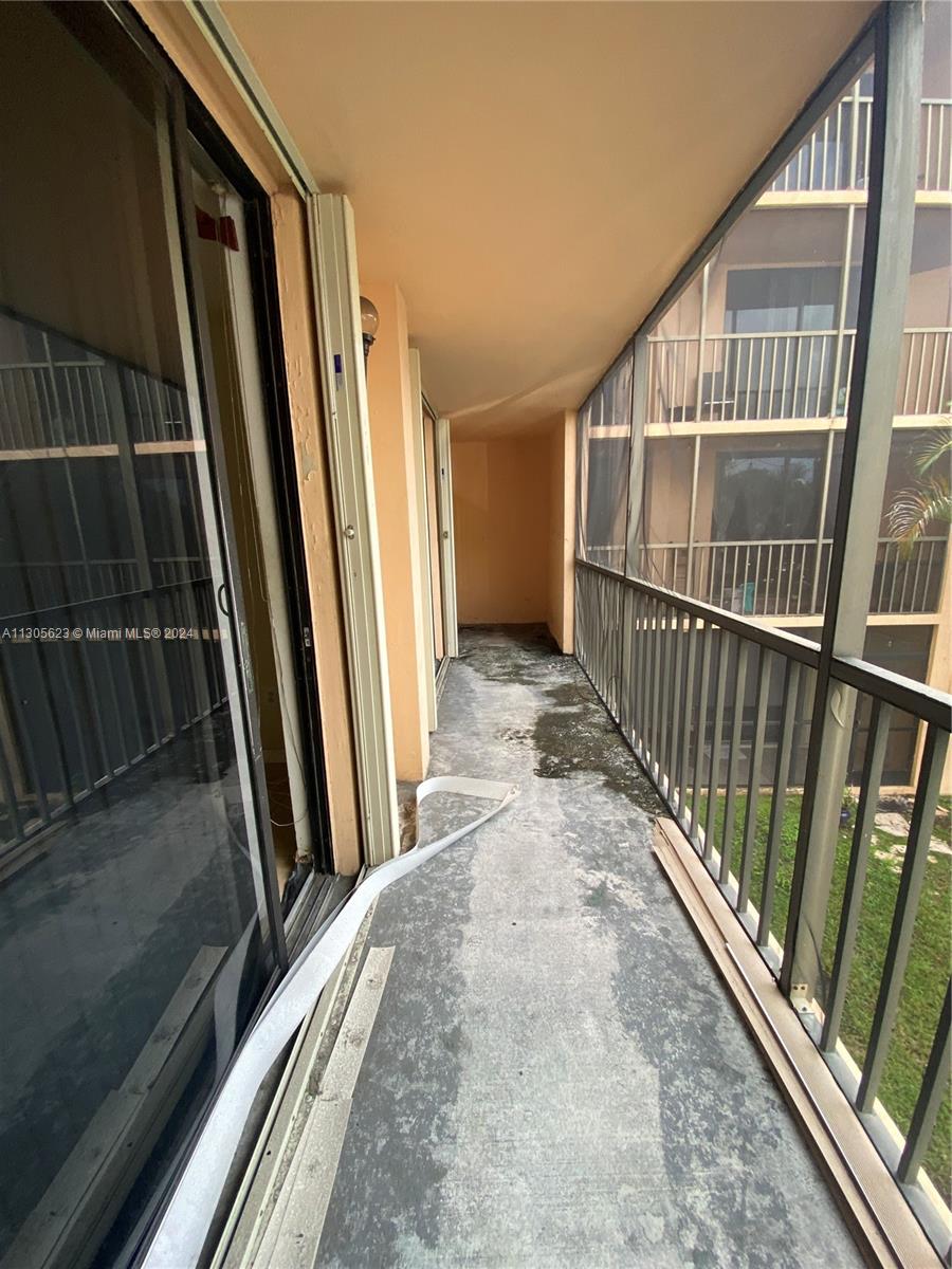 HORIZONS WEST CONDO #10 - Residential