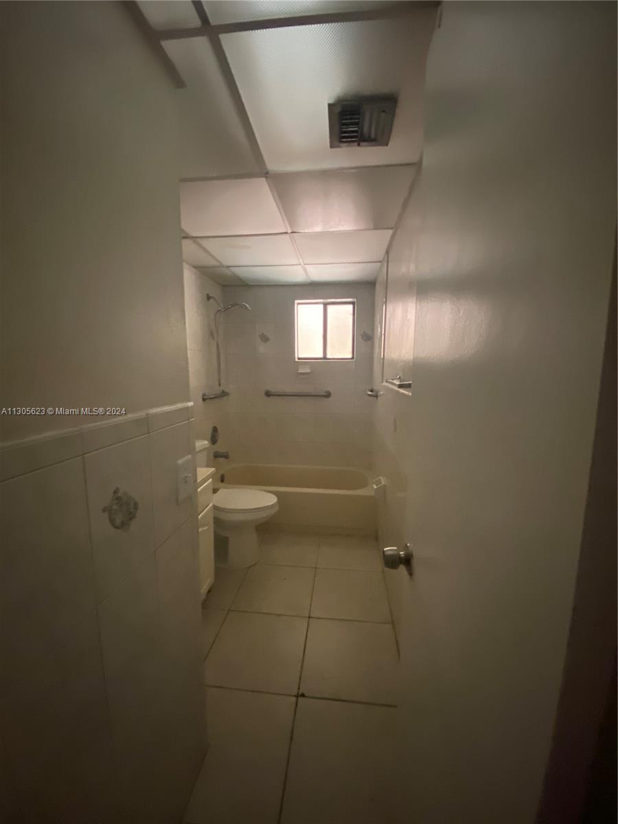 HORIZONS WEST CONDO #10 - Residential