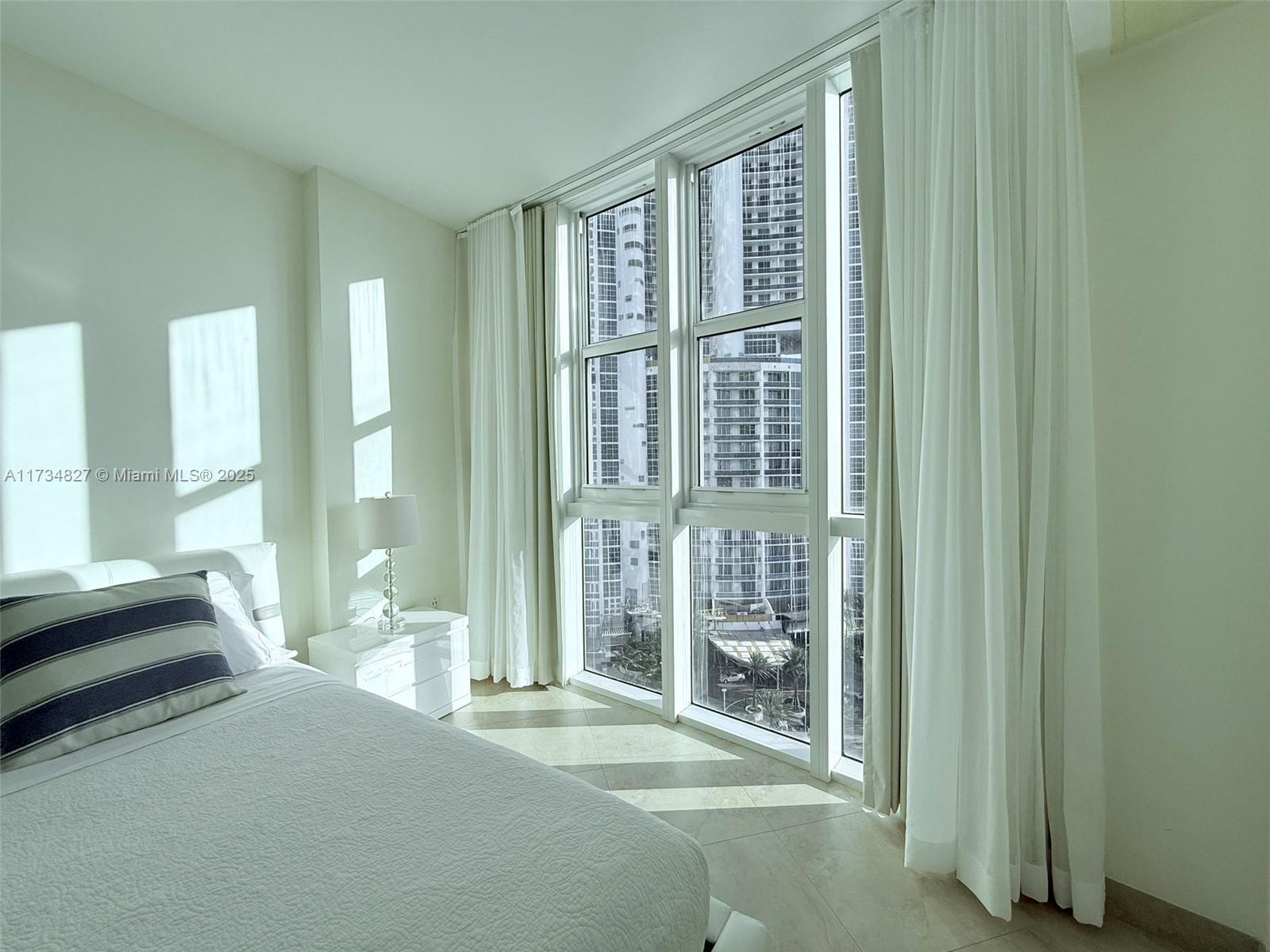 TRUMP ROYALE CONDO - Residential Lease