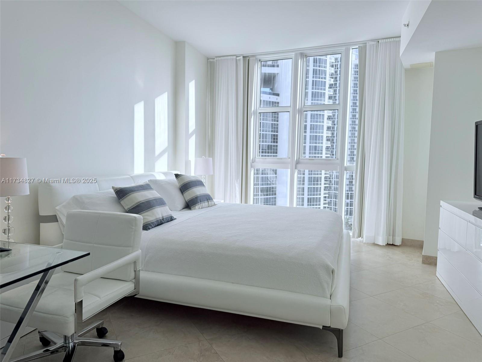 TRUMP ROYALE CONDO - Residential Lease