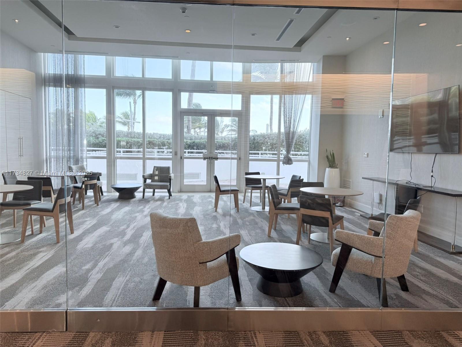 TRUMP ROYALE CONDO - Residential Lease