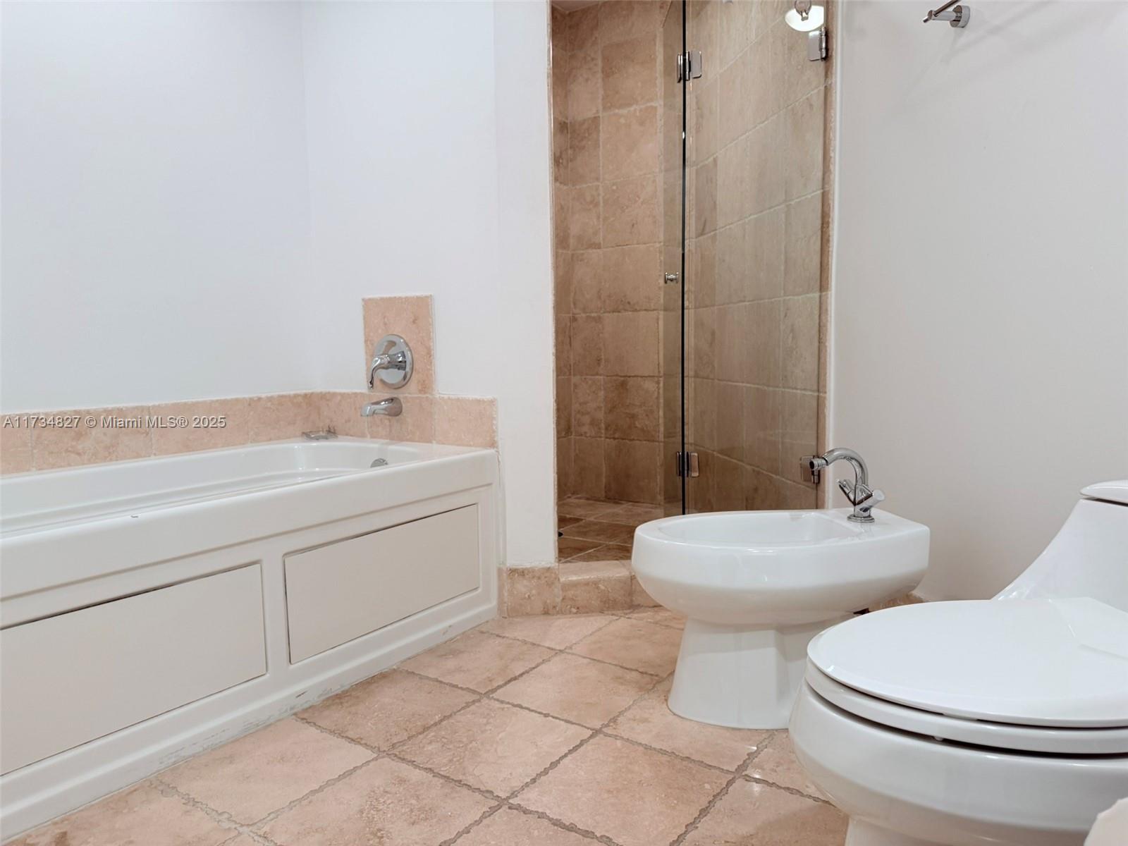 TRUMP ROYALE CONDO - Residential Lease