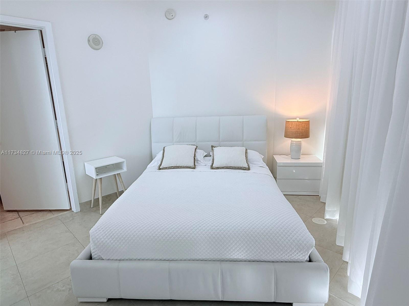 TRUMP ROYALE CONDO - Residential Lease