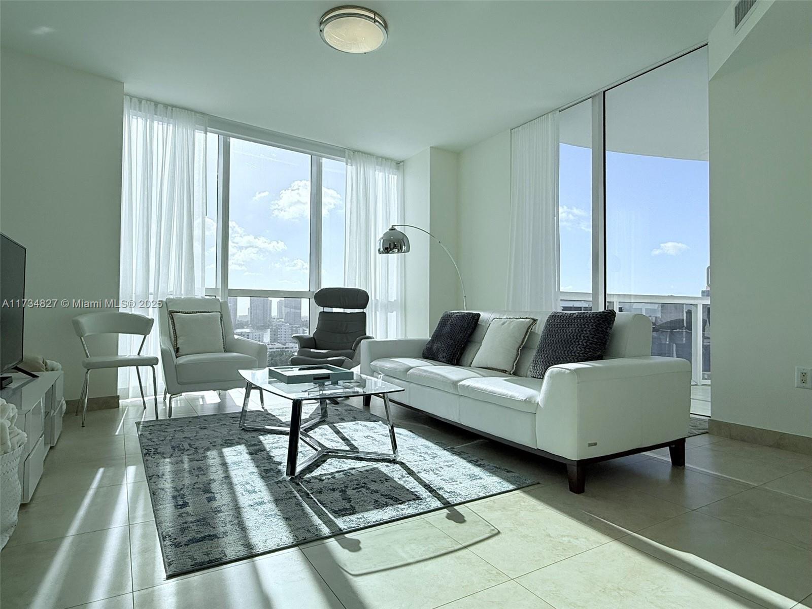TRUMP ROYALE CONDO - Residential Lease