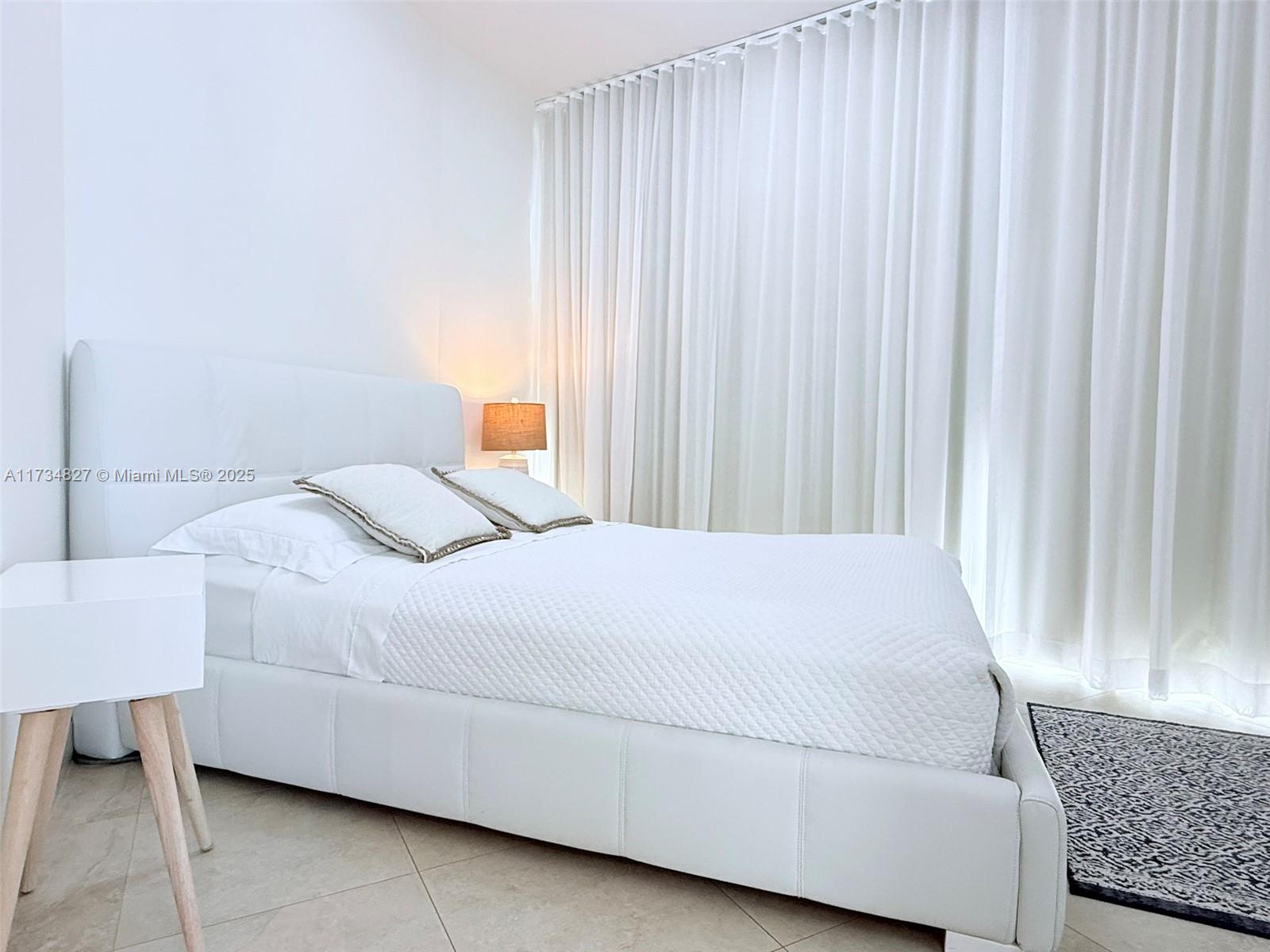 TRUMP ROYALE CONDO - Residential Lease
