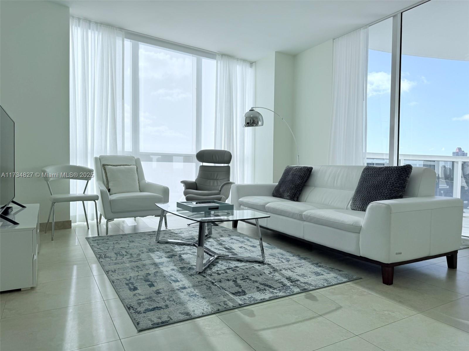 TRUMP ROYALE CONDO - Residential Lease