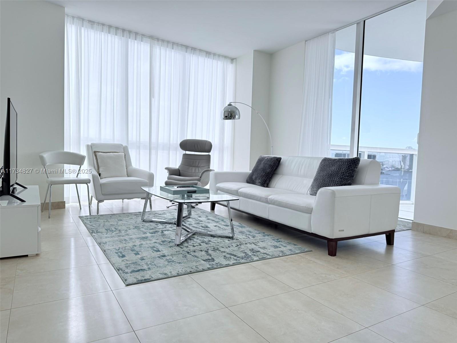TRUMP ROYALE CONDO - Residential Lease