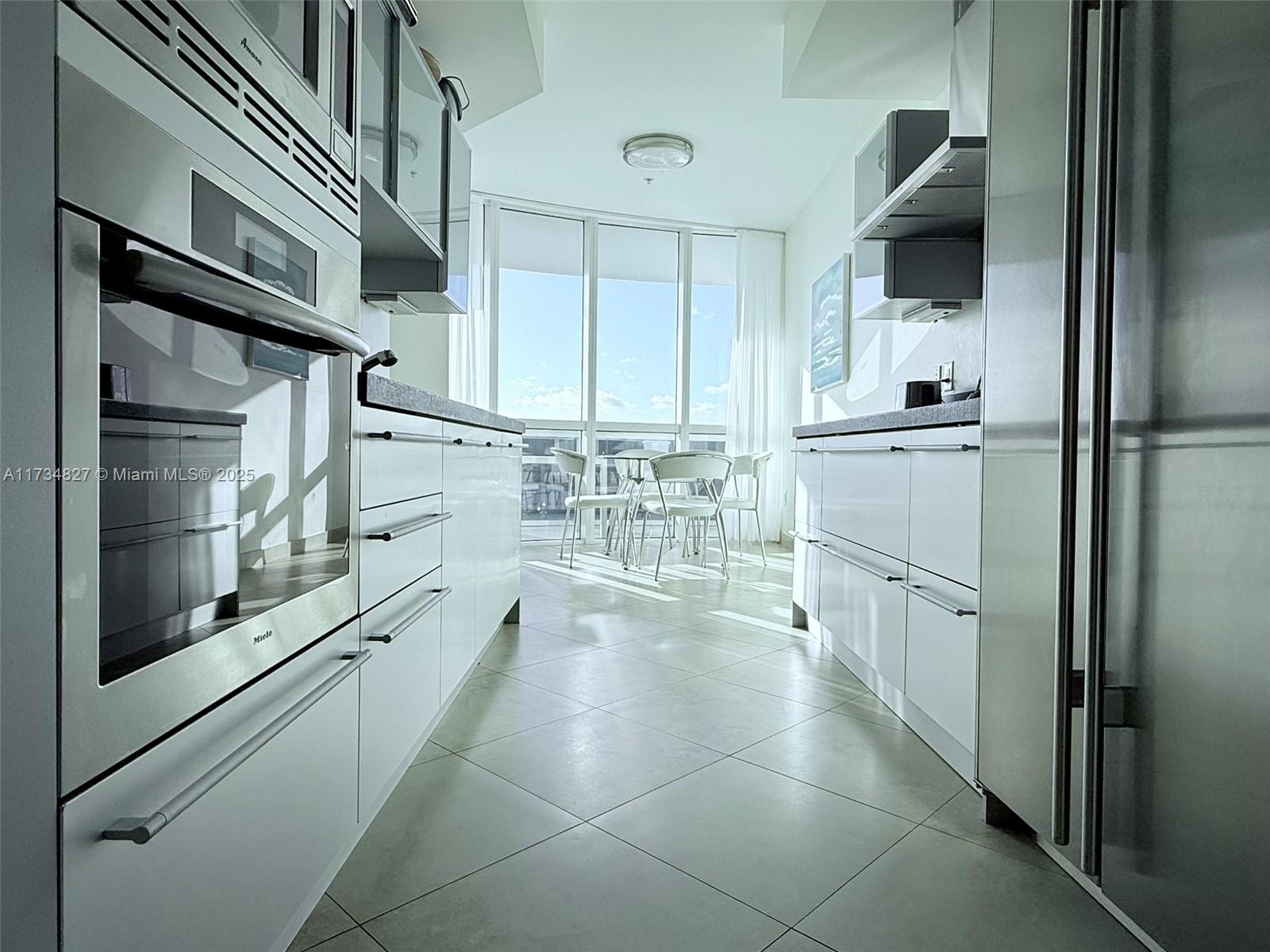 TRUMP ROYALE CONDO - Residential Lease