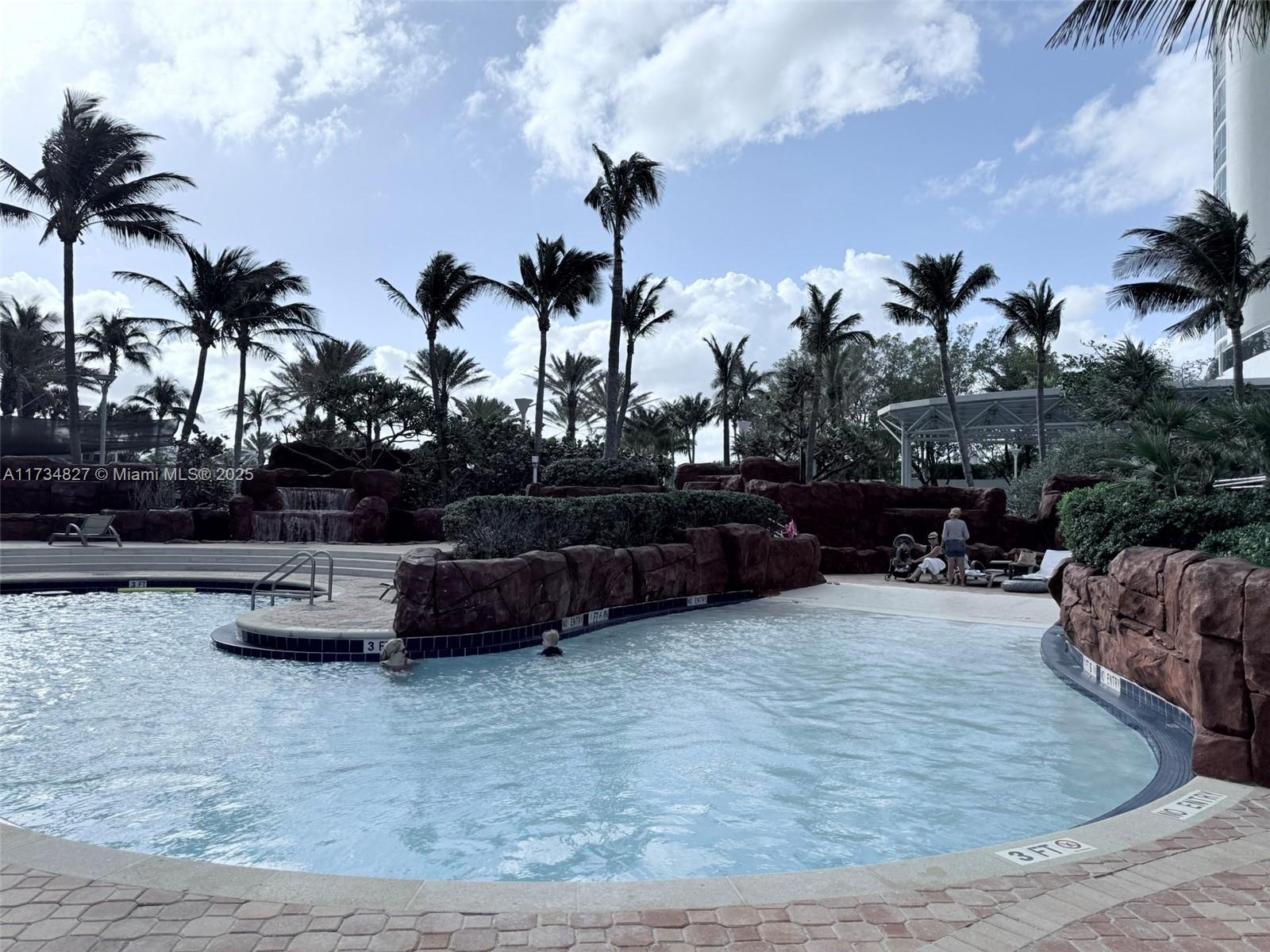 TRUMP ROYALE CONDO - Residential Lease