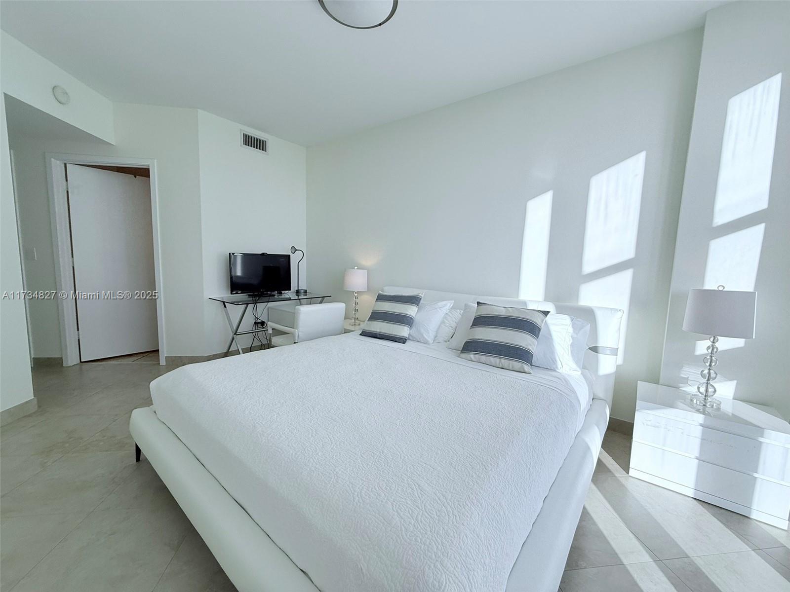 TRUMP ROYALE CONDO - Residential Lease