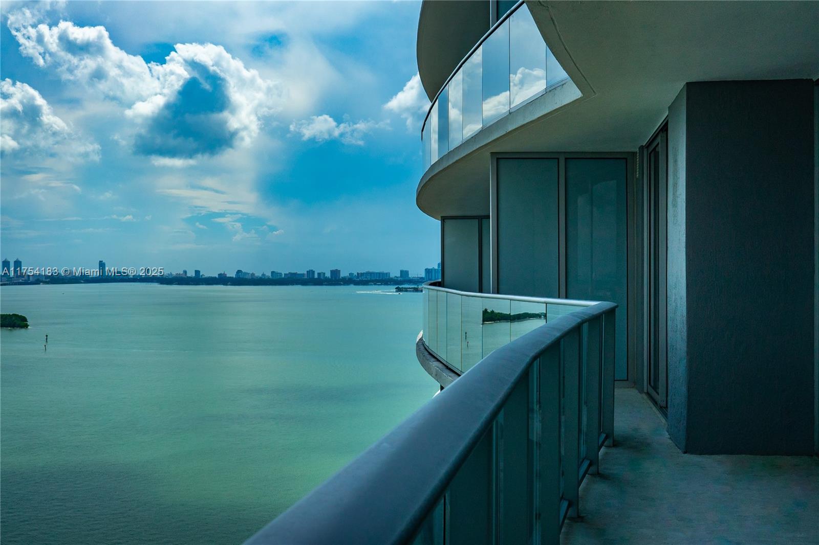 ARIA ON THE BAY CONDO - Residential