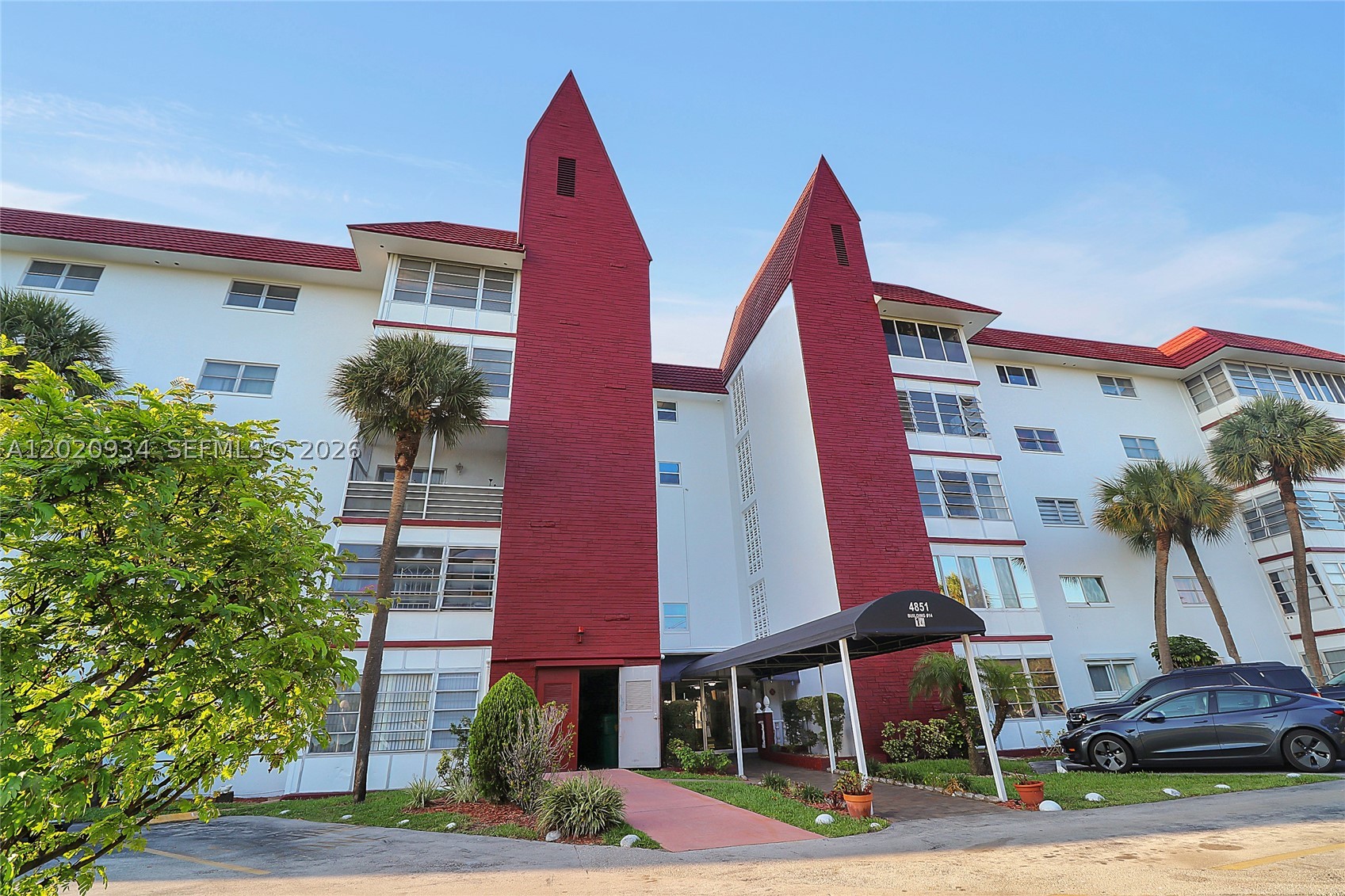 CASTLE APARTMENTS 14 COND - Residential