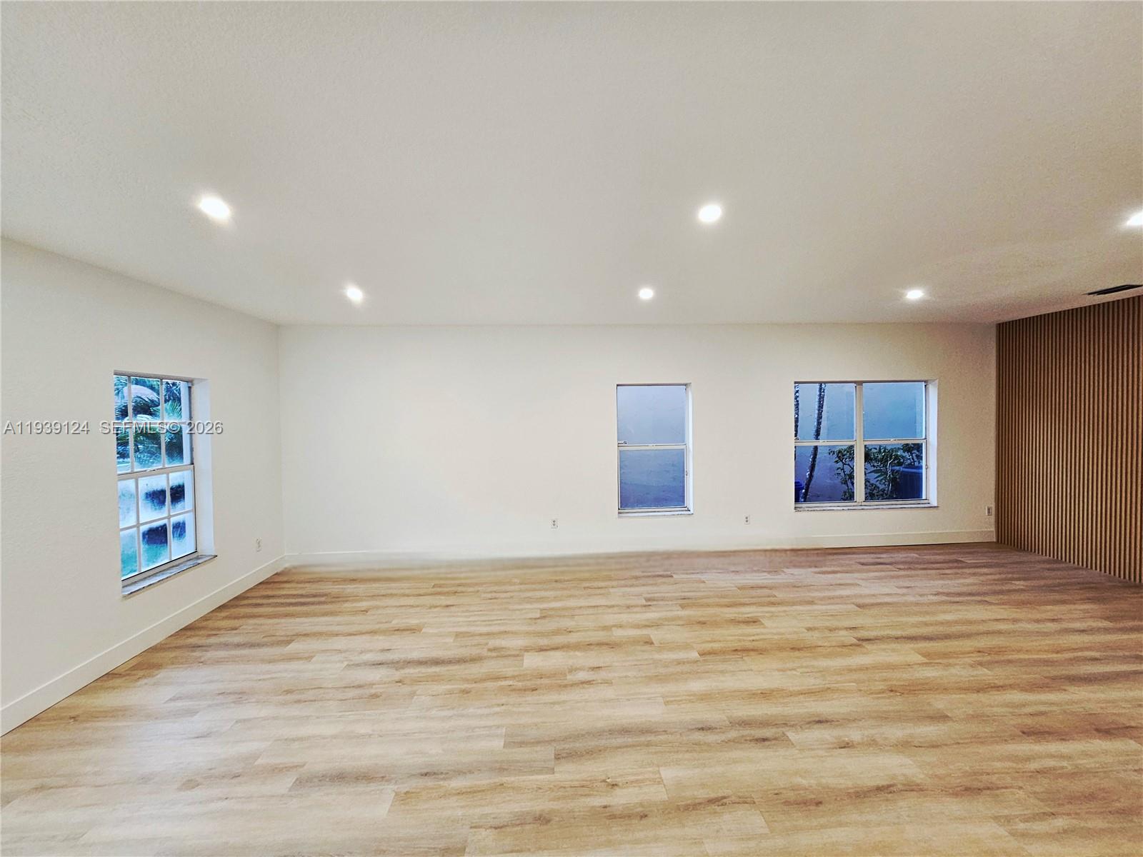 GROVE PLACE - Residential