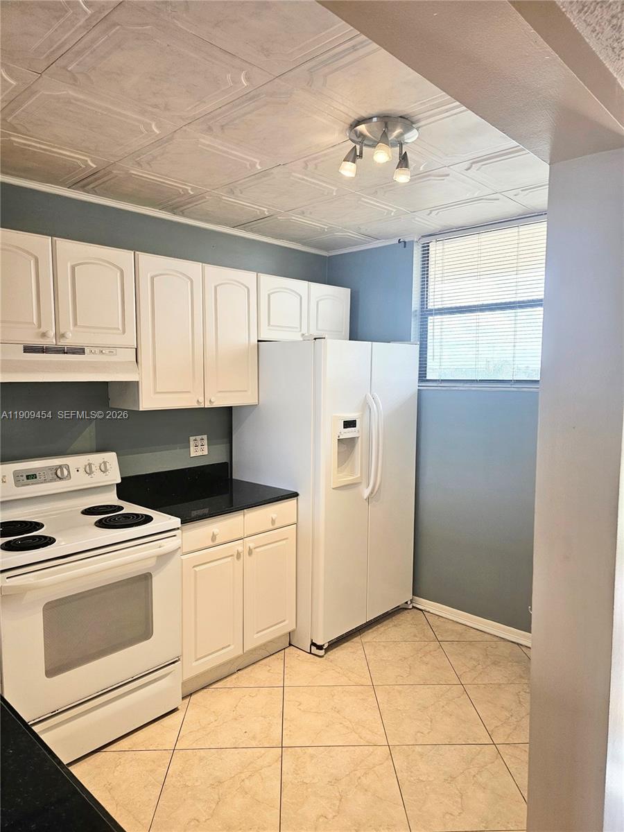 Lake Emerald Condominiums - Residential