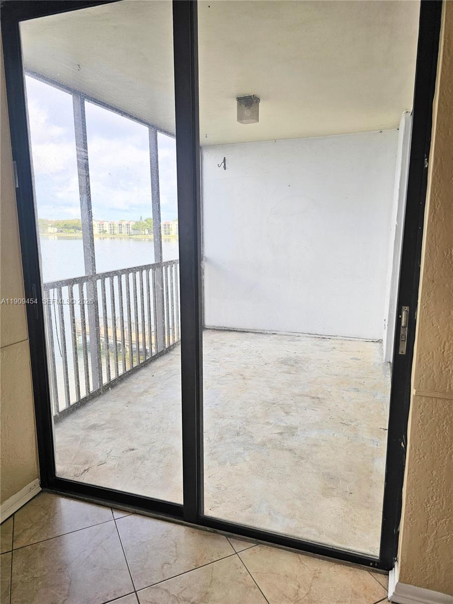 Lake Emerald Condominiums - Residential