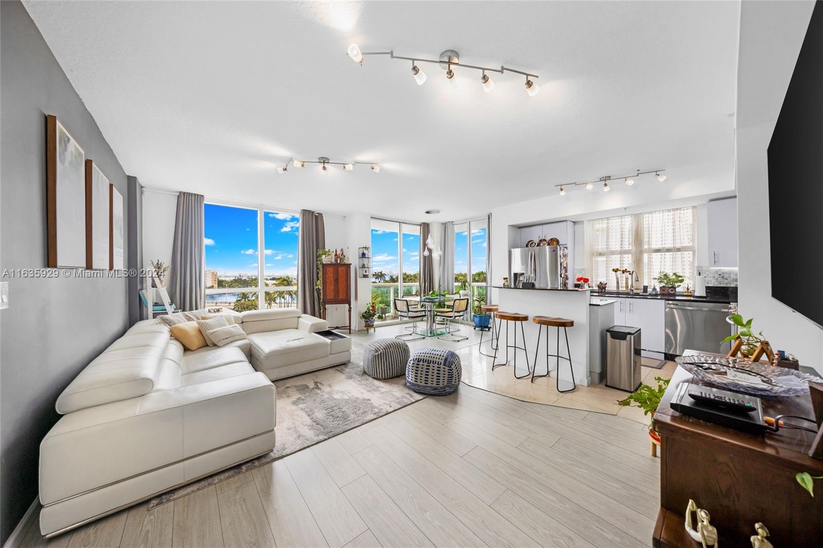 360 CONDO B - Residential
