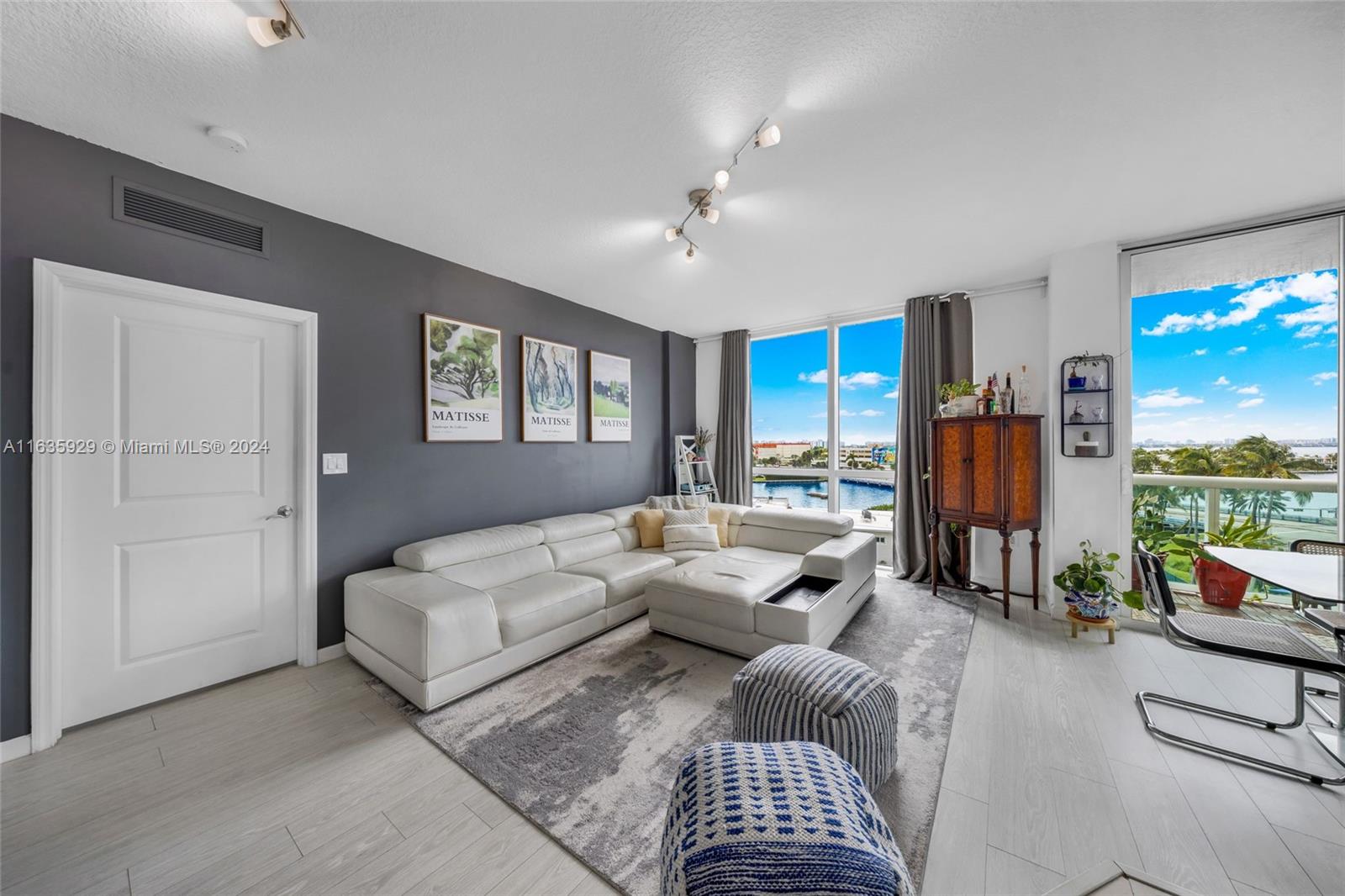 360 CONDO B - Residential