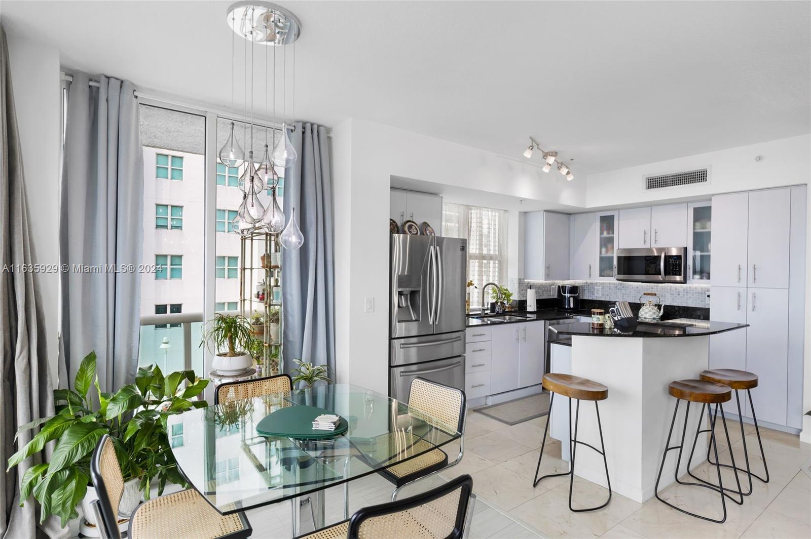 360 CONDO B - Residential